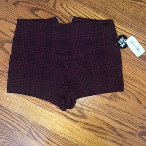 Short Knit Burgundy/Black Shorts
